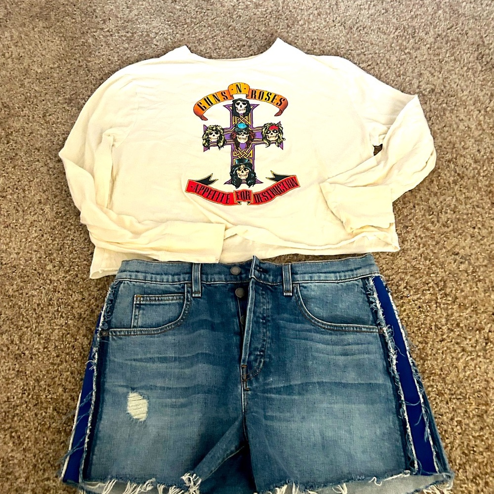 Guns & Roses  Long Sleeve cropped T Shirt !